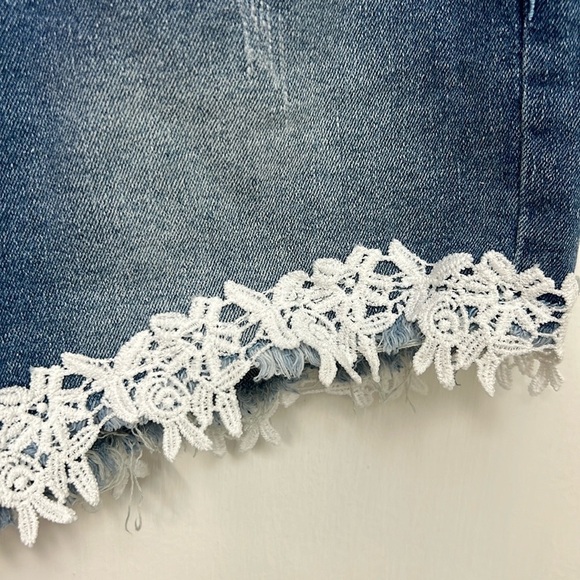 Lace Trim Denim Shorts, Sexy Jean Hotpants, Blue With White Lace Detail, Sz.M - Picture 9 of 13